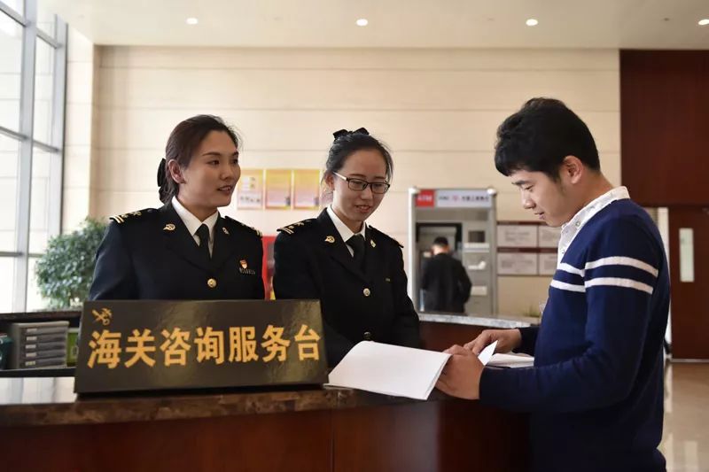 筑牢數(shù)字國(guó)門，彰顯“硬核”力量 海關(guān)網(wǎng)絡(luò)技術(shù)服務(wù)保障口岸產(chǎn)業(yè)鏈供應(yīng)鏈安全順暢